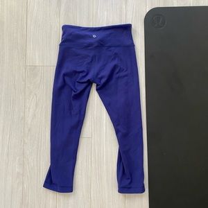Reversible lululemon crop leggings (size 4)